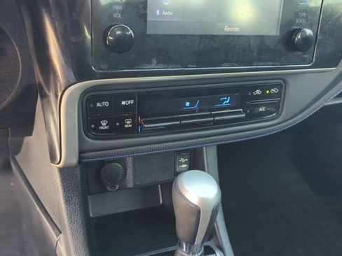Used 2018 Toyota Corolla SE FWD image 22