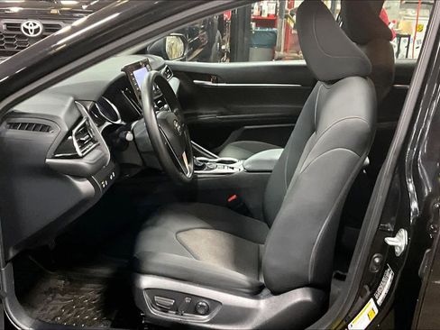 Used 2023 Toyota Camry LE image 9