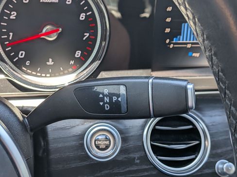 Used 2019 Mercedes-Benz E 300 4MATIC image 24