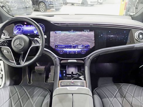 Used 2023 Mercedes-Benz EQS 580 4MATIC SUV image 14