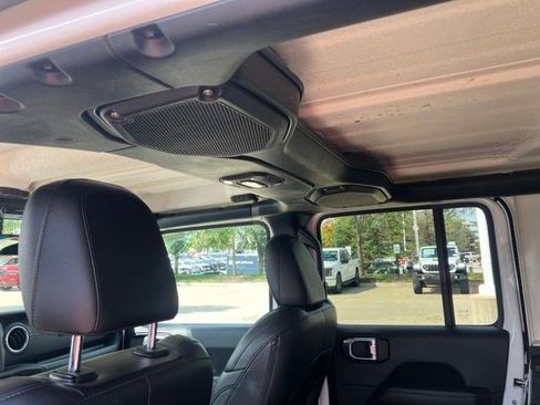 Certified 2018 Jeep Wrangler Unlimited Sahara AWD/4WD image 27