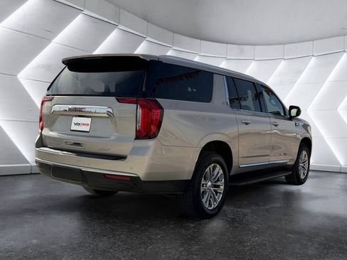 Used 2024 GMC Yukon XL SLT image 4