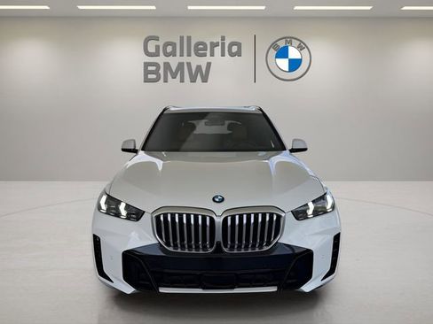 Used 2024 BMW X5 xDrive40i w/ M Sport Package AWD/4WD image 3