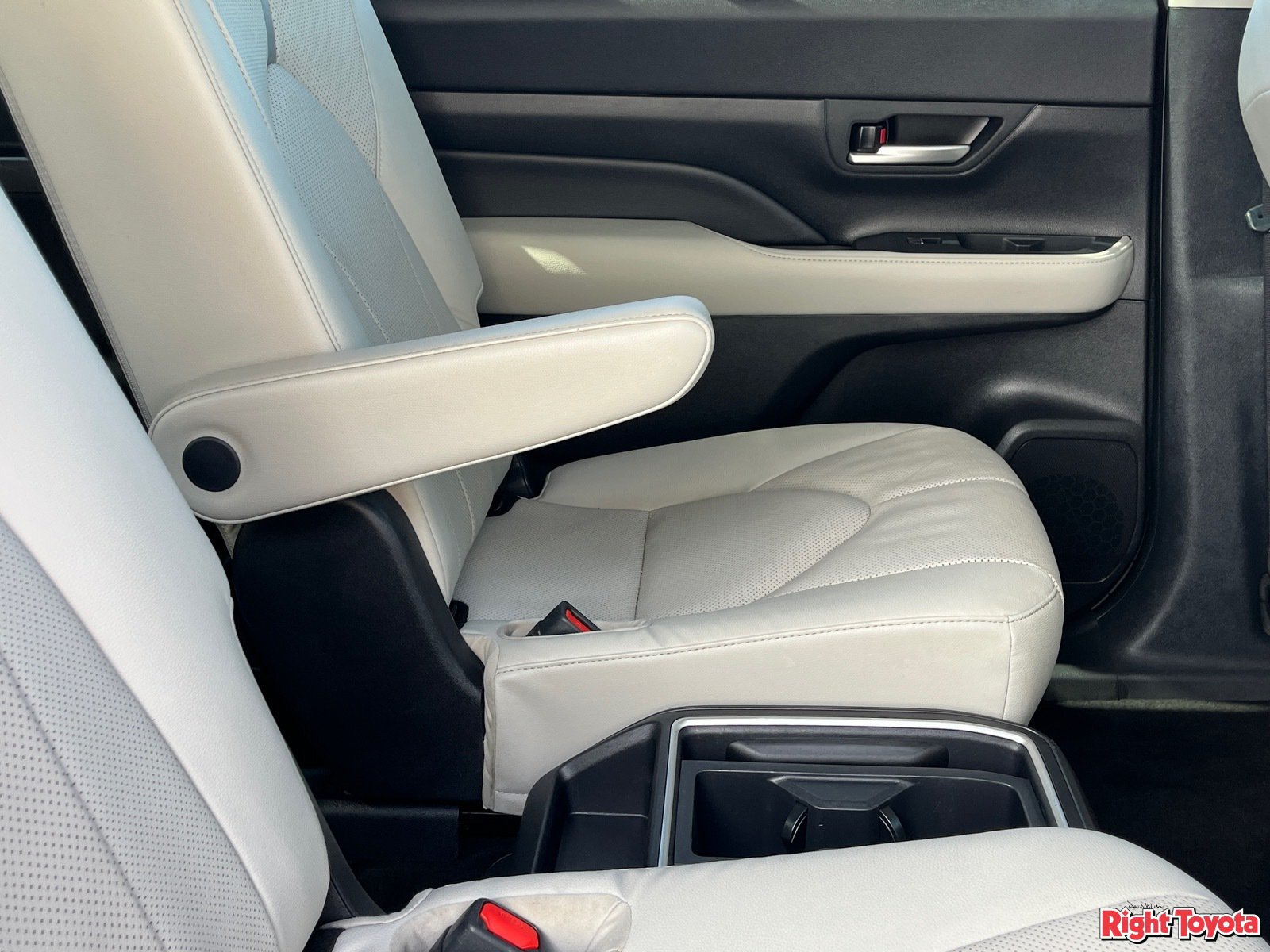 Certified 2025 Toyota Grand Highlander AWD image 15