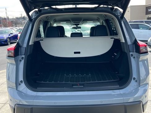 Used 2025 Nissan Rogue SV AWD/4WD image 12