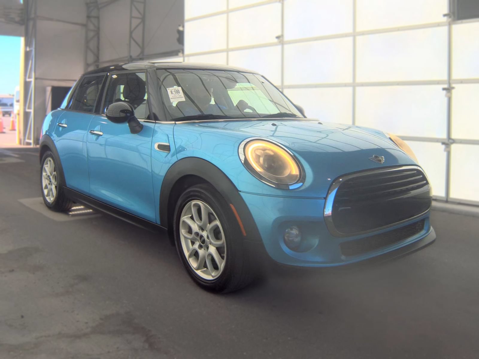 Used 2016 MINI Cooper 4-Door Hardtop FWD image 4