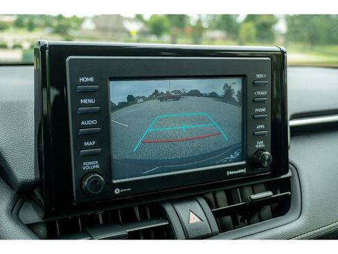 Used 2020 Toyota RAV4 LE FWD image 23