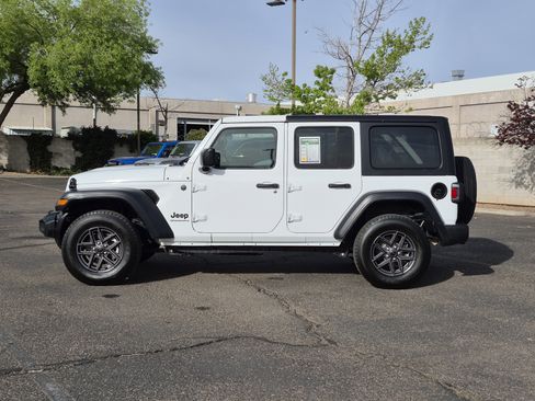 Used 2025 Jeep Wrangler Unlimited Sport AWD/4WD image 4