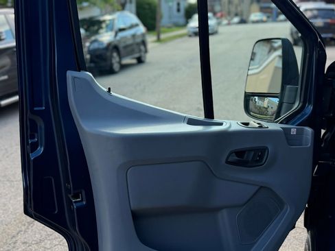 Used 2019 Ford Transit 250 130 Low Roof RWD image 17