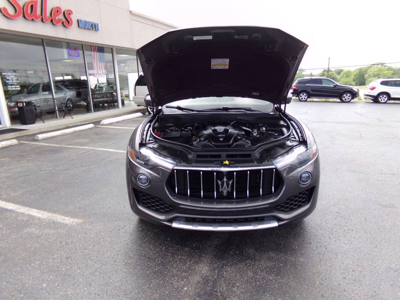 Used 2017 Maserati Levante w/ Luxury Package AWD/4WD image 35
