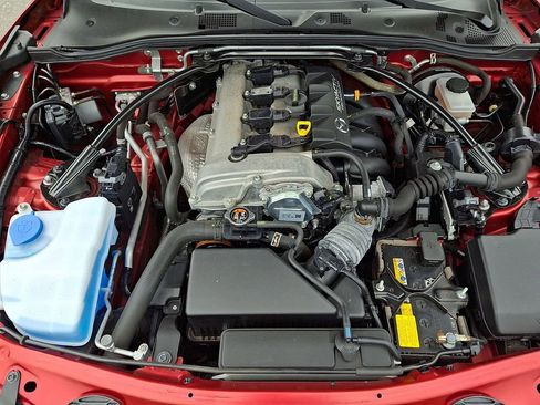 Used 2018 MAZDA MX-5 Miata RF Club RWD image 28
