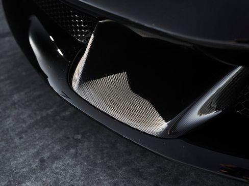 Used 2024 Ferrari SF90 Spider image 9