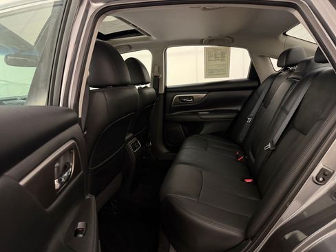 Used 2015 Nissan Altima 3.5 SL FWD image 22