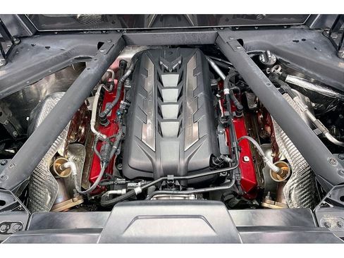 Used 2025 Chevrolet Corvette Stingray Premium Cpe w/ Z51 Performance Package RWD image 11
