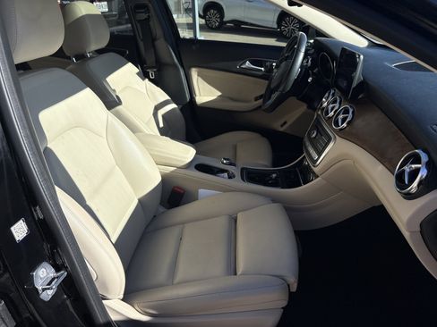 Used 2019 Mercedes-Benz GLA 250 4MATIC image 32