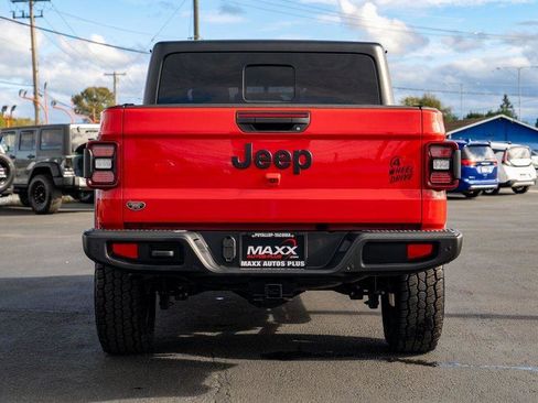 Used 2021 Jeep Gladiator Willys image 10