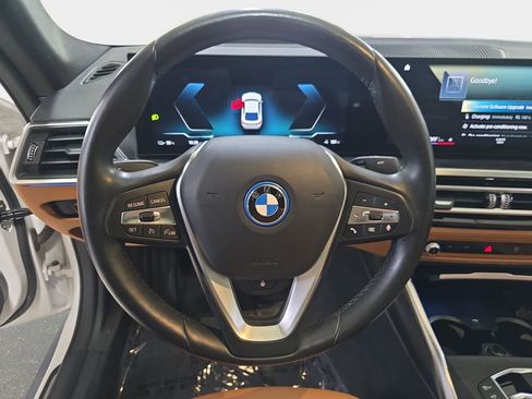 Used 2023 BMW i4 eDrive35 w/ Premium Package RWD image 19