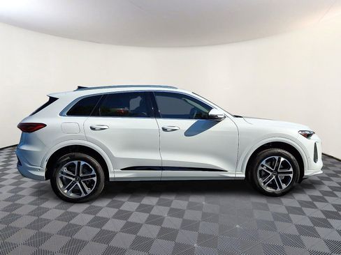 Used 2025 Audi Q5 Premium w/ Convenience Package AWD/4WD image 7