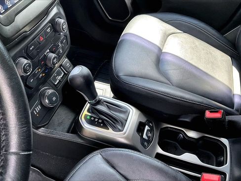 Used 2020 Jeep Renegade Limited AWD/4WD image 20