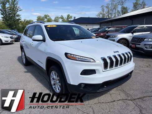 Used 2016 Jeep Cherokee Latitude w/ Safety/Convenience Group FWD image 1
