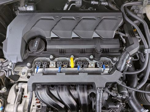 Used 2025 Hyundai Venue SEL FWD image 34