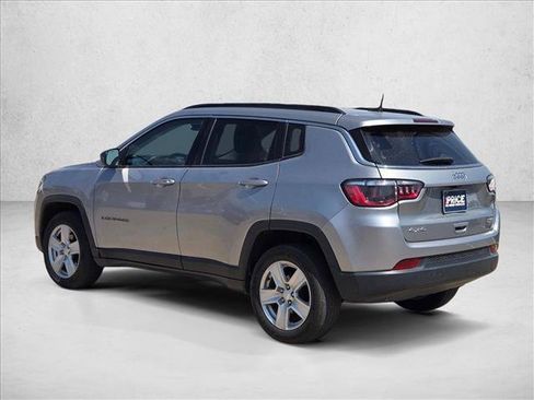 Used 2022 Jeep Compass Latitude AWD/4WD image 7