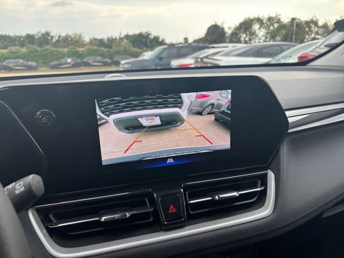 Used 2025 Chevrolet TrailBlazer LT image 17