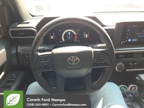 Used 2025 Toyota Tacoma SR5 AWD/4WD image 30