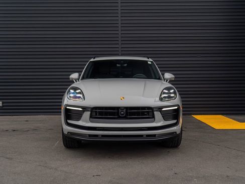 New 2026 Porsche Macan AWD/4WD image 6