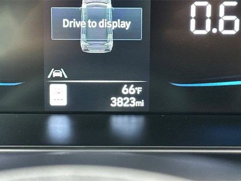 Certified 2025 Hyundai Elantra Sport image 25