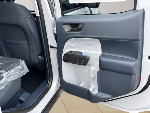 New 2025 Ford Maverick XLT w/ XLT Luxury Package image 28