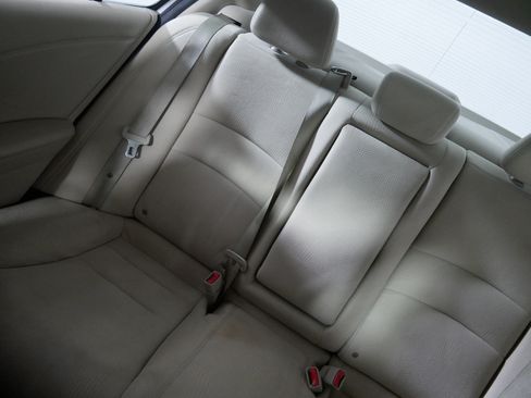 Used 2017 Honda Accord EX image 12
