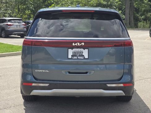Used 2024 Kia Carnival EX FWD image 15