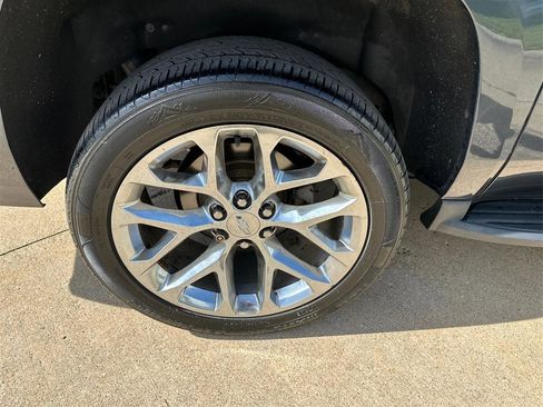 Used 2019 Chevrolet Suburban LT AWD/4WD image 26