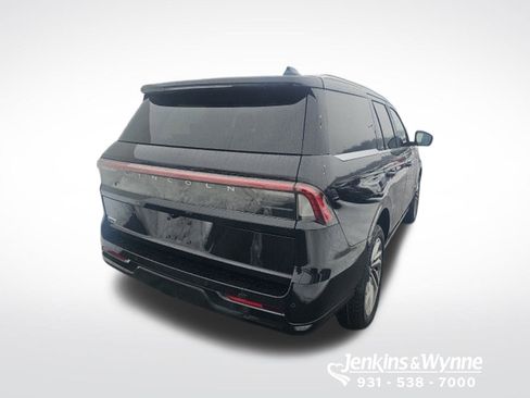 New 2026 Lincoln Navigator Reserve AWD/4WD image 3