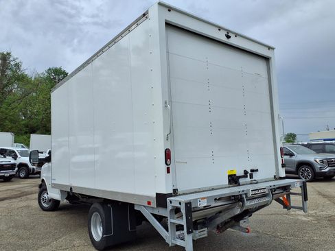 New 2025 GMC Savana 3500 w/ Power Convenience Package image 22