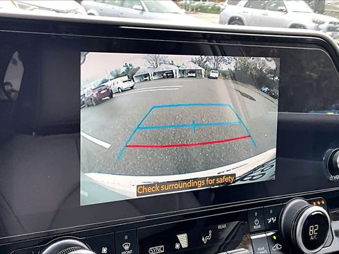 Used 2024 Toyota Highlander XLE image 26