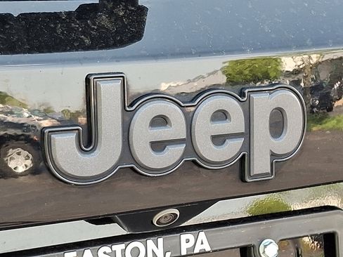 Certified 2022 Jeep Renegade Trailhawk AWD/4WD image 29