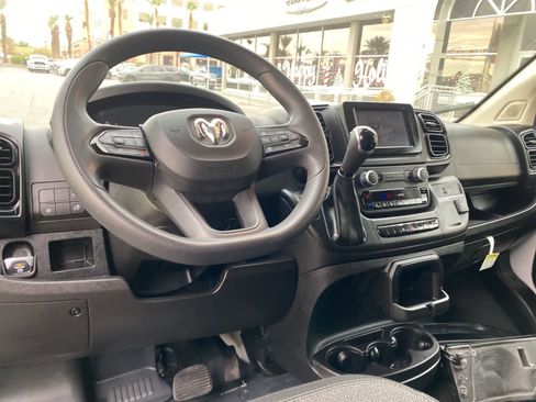 Used 2025 RAM ProMaster 2500 w/ Convenience Group image 10