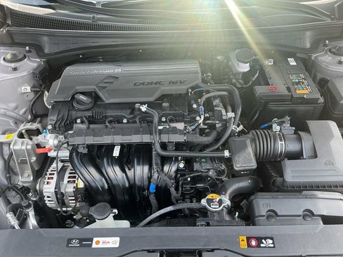 Used 2024 Hyundai Elantra SEL FWD image 25