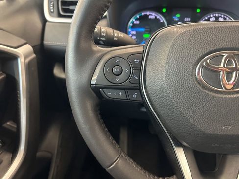 Used 2020 Toyota RAV4 XLE w/ XLE Grade Weather Package AWD/4WD image 20