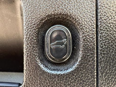 Used 2015 GMC Yukon SLE w/ Convenience Package AWD/4WD image 28