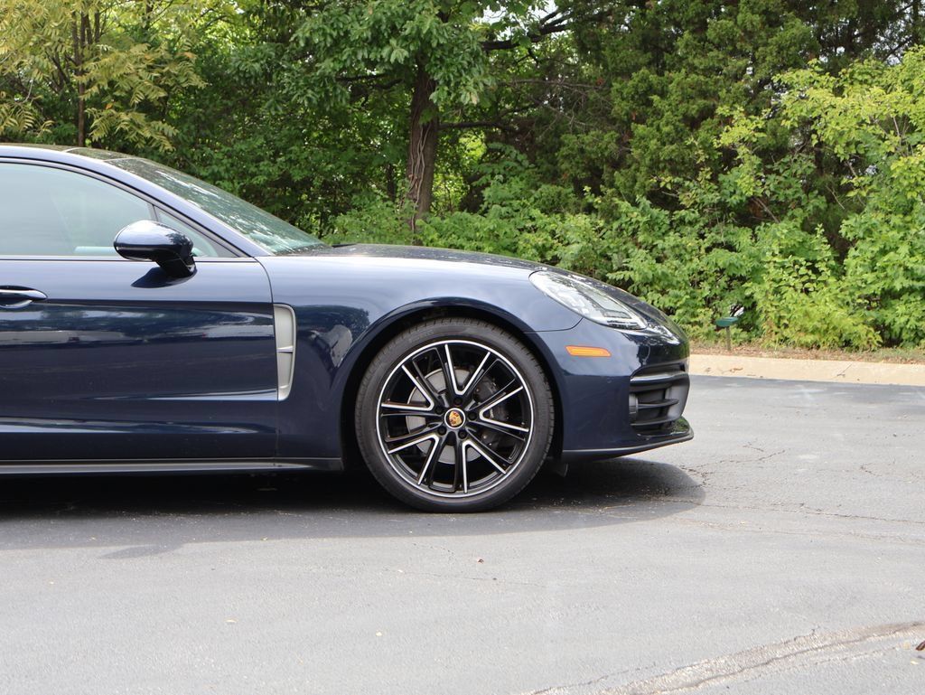 Certified 2023 Porsche Panamera 4 Platinum Edition AWD/4WD image 10