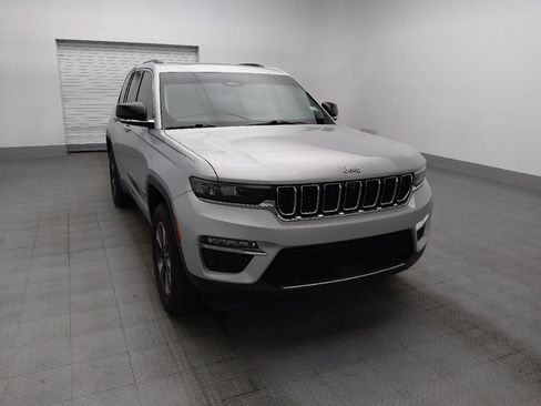 Used 2022 Jeep Grand Cherokee Limited 4xe w/ Luxury Tech Group II AWD/4WD image 14