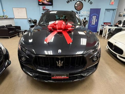 Used 2022 Maserati Levante GT AWD/4WD image 5