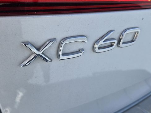 Used 2024 Volvo XC60 B5 Plus w/ Protection Package Premier image 5