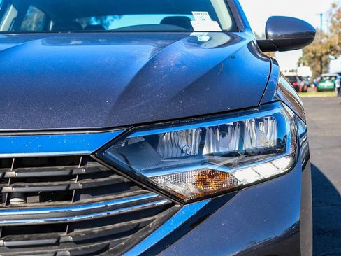 Used 2024 Volkswagen Jetta SE image 7