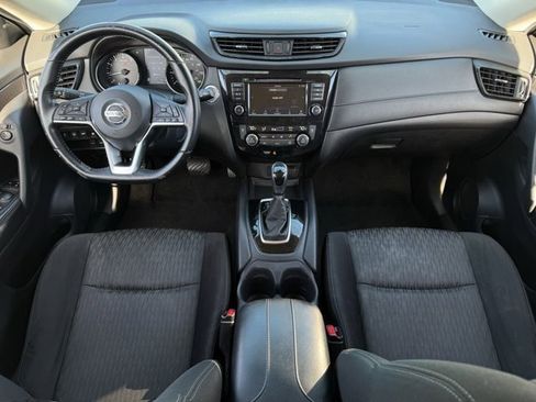 Used 2020 Nissan Rogue SV image 11