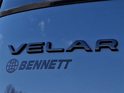 Certified 2026 Land Rover Range Rover Velar Dynamic SE image 32