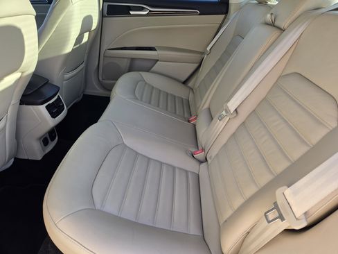 Used 2016 Ford Fusion SE w/ Equipment Group 502A image 33